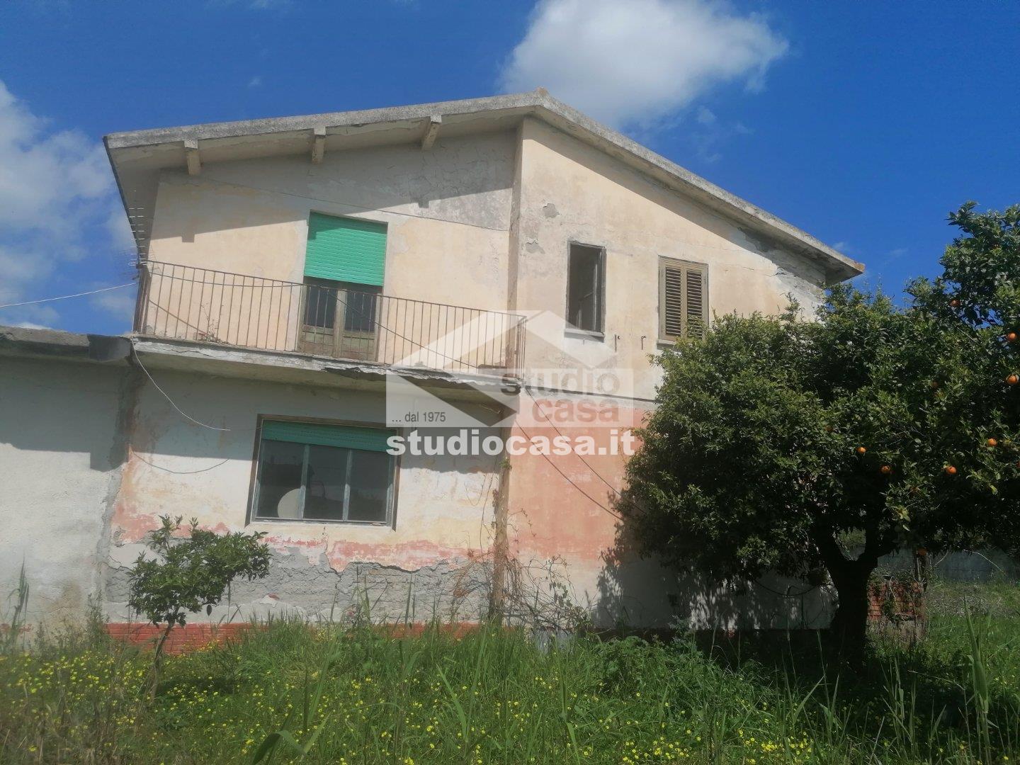 Casa Unifamiliare in vendita a Rocca di Neto