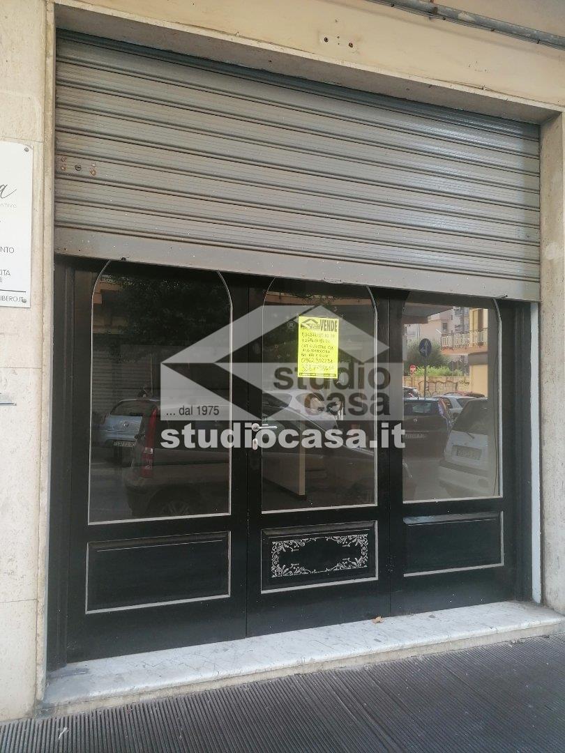 Negozio in vendita a Crotone