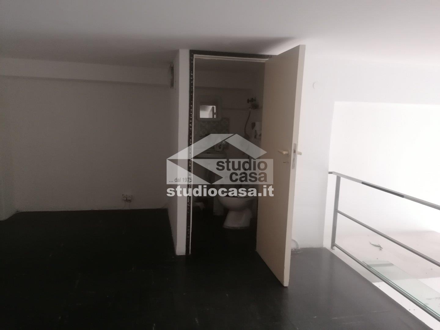 Negozio in vendita a Crotone