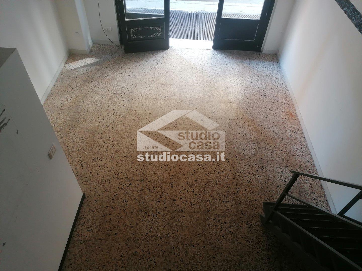 Negozio in vendita a Crotone