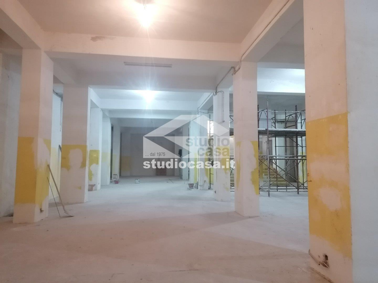 Magazzino in affitto a Crotone