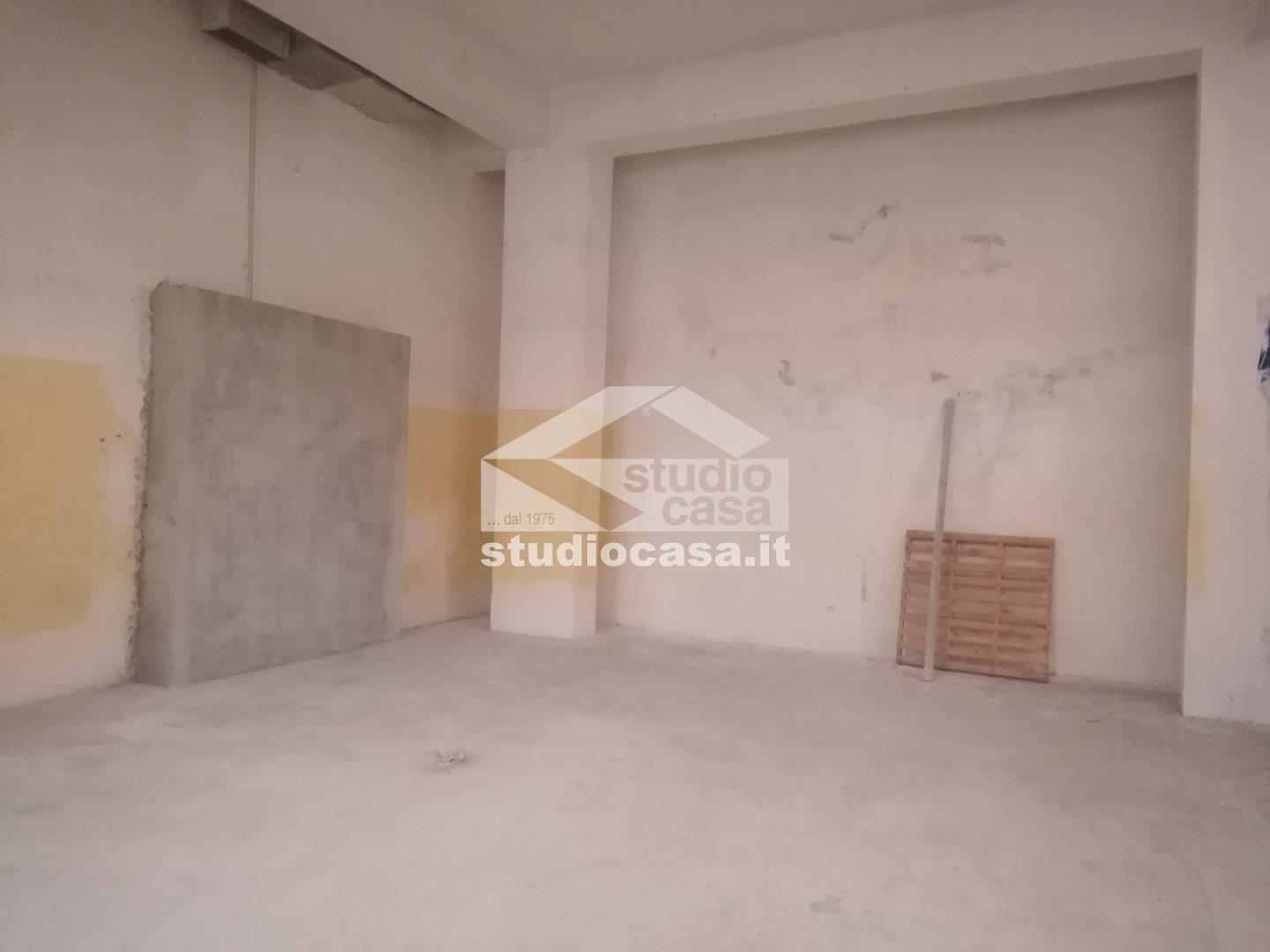 Magazzino in affitto a Crotone