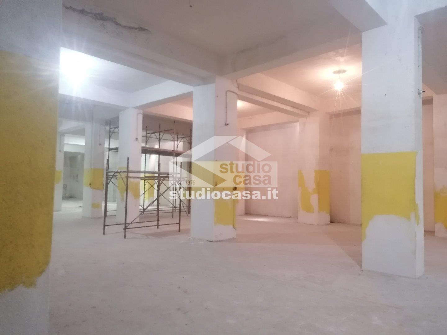 Magazzino in affitto a Crotone