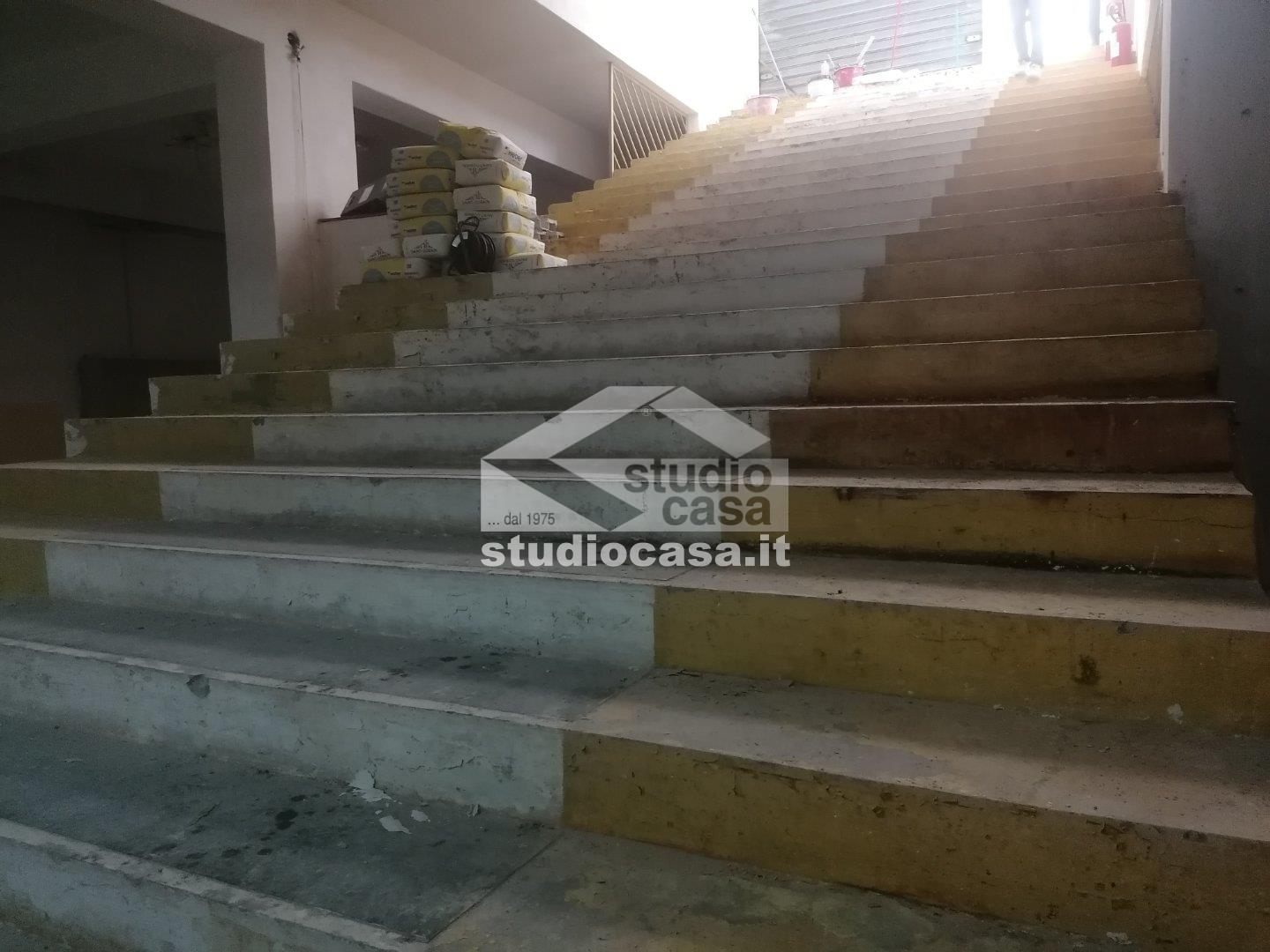Magazzino in affitto a Crotone