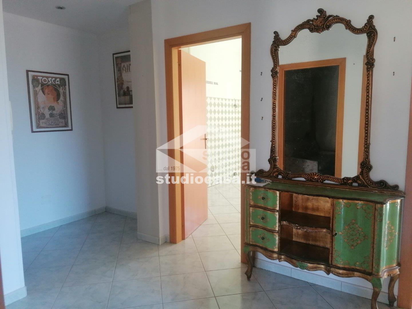 Casa Plurifamiliare in vendita a Melissa