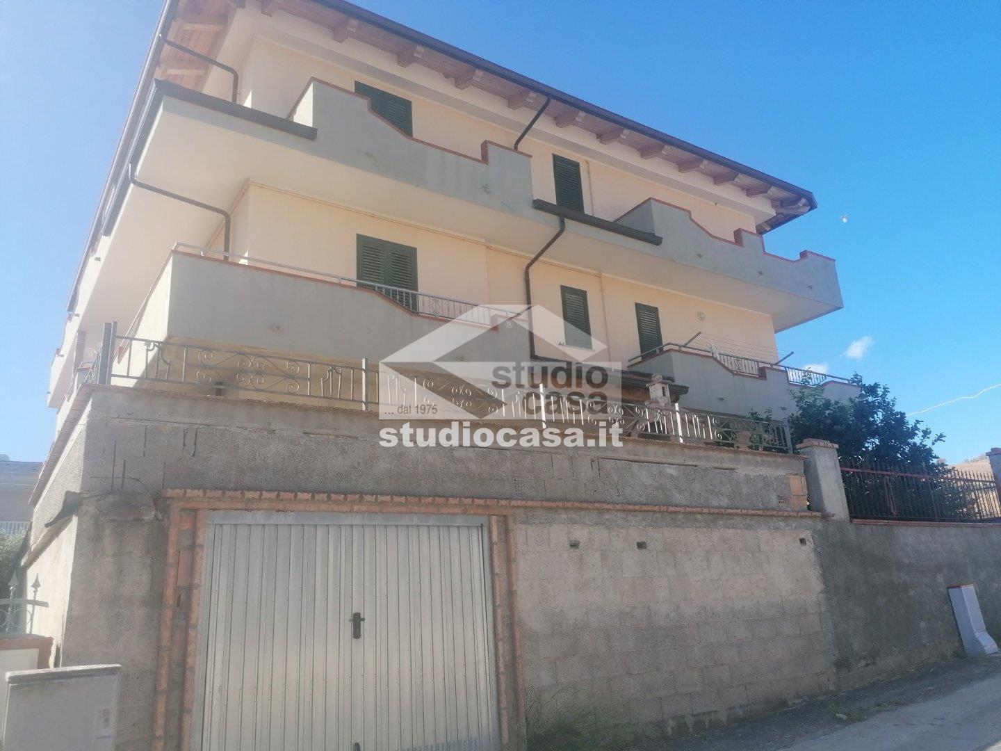 Casa Plurifamiliare in vendita a Melissa