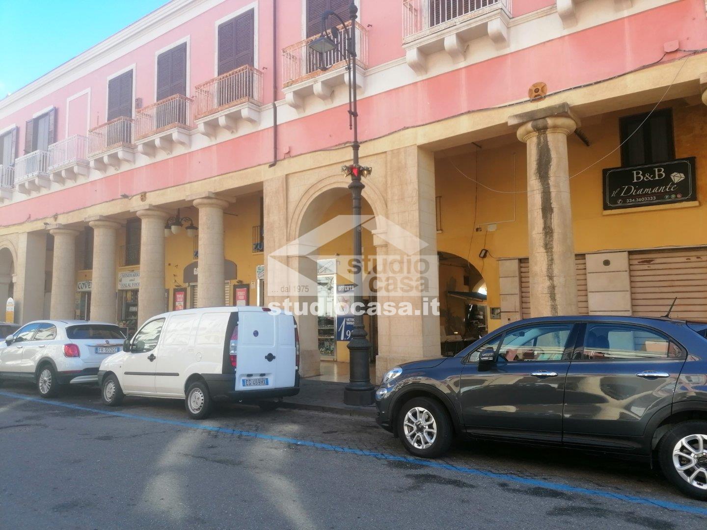 Magazzino in vendita a Crotone