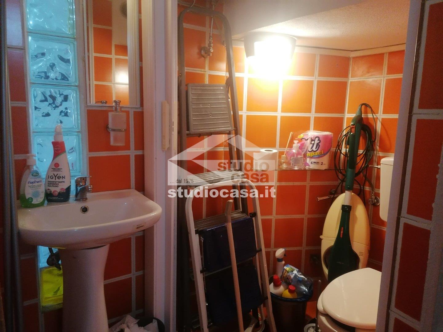 Studio in affitto a Crotone
