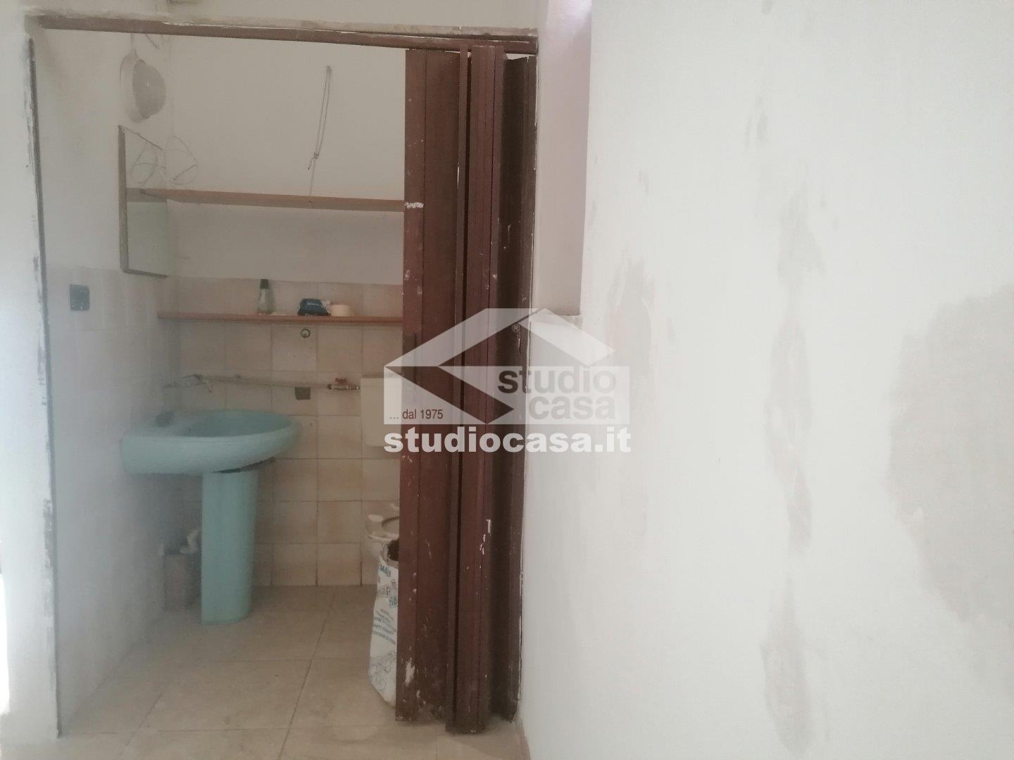 Magazzino in affitto a Crotone