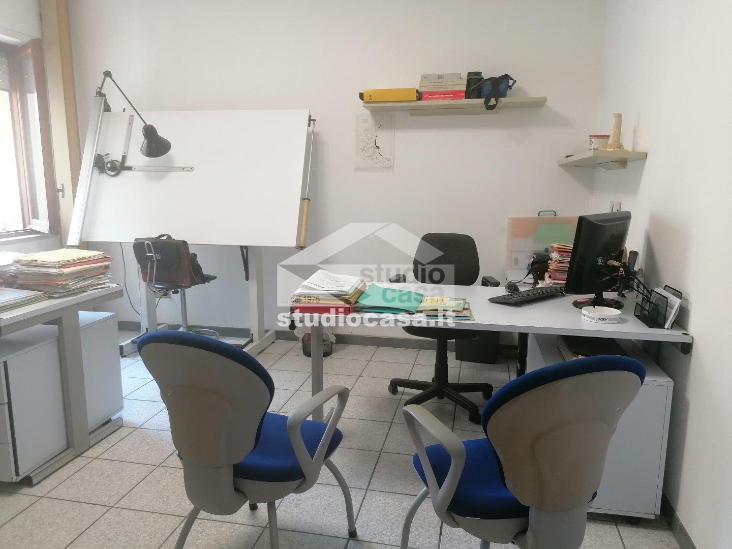 Ufficio in affitto a Crotone