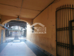 Magazzino in vendita a Crotone