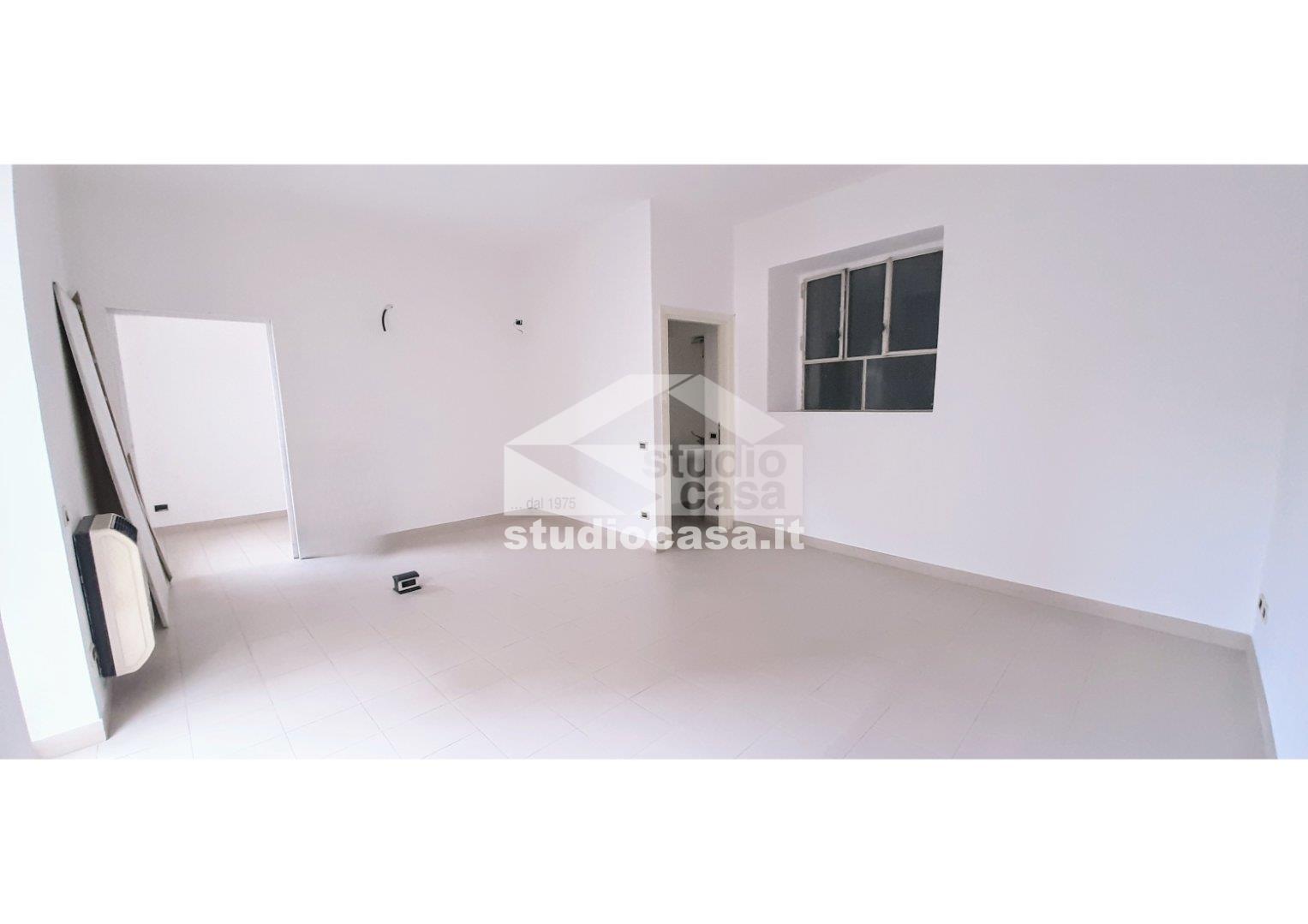 Ufficio in affitto a Misano di Gera d