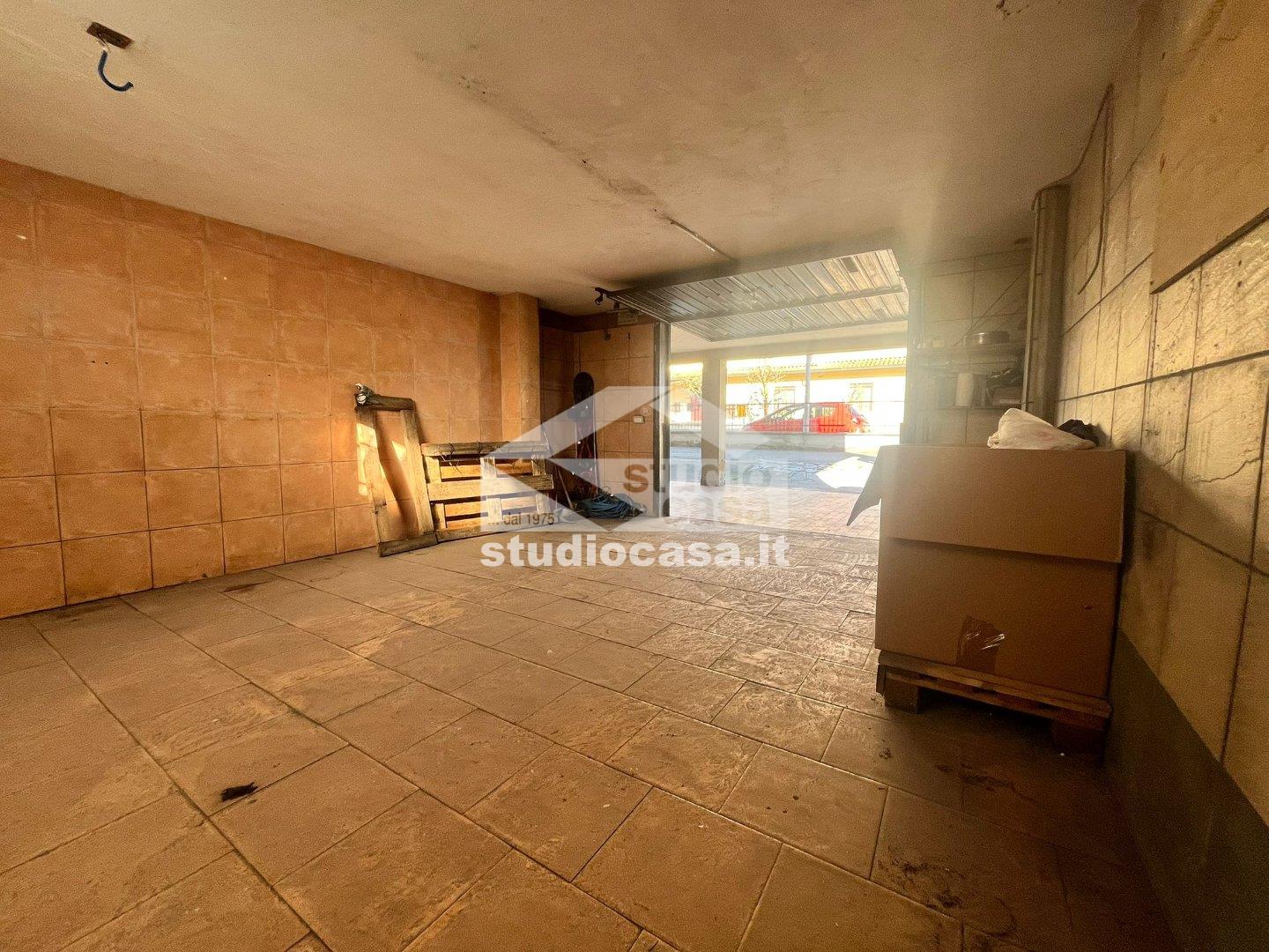 Box / Autorimessa in vendita a Fornovo San Giovanni