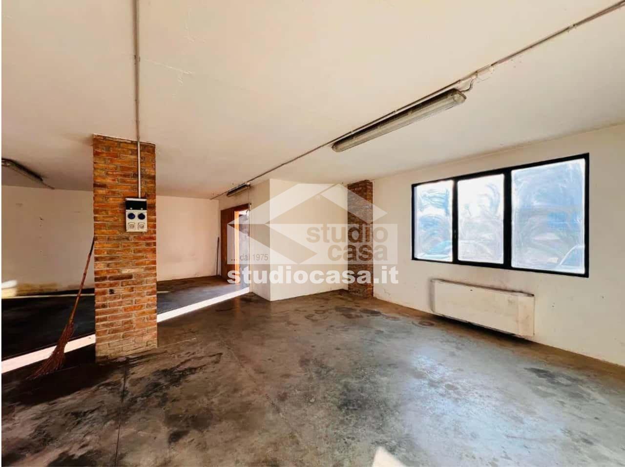 Ufficio in vendita a Vailate