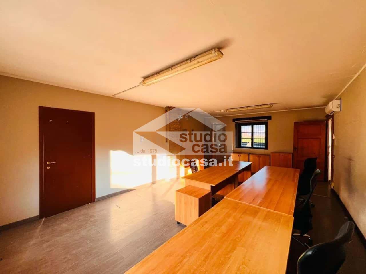 Ufficio in vendita a Vailate