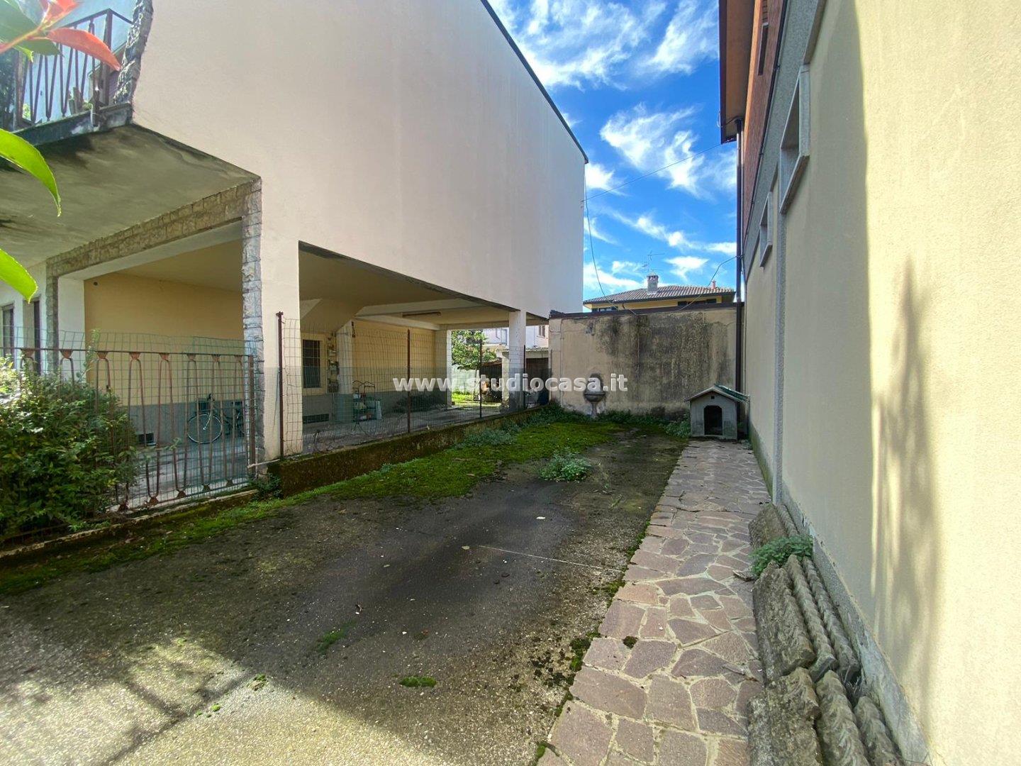 Villa Plurifamiliare in vendita a Caravaggio