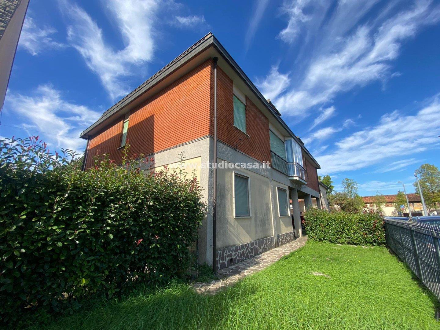 Villa Plurifamiliare in vendita a Caravaggio