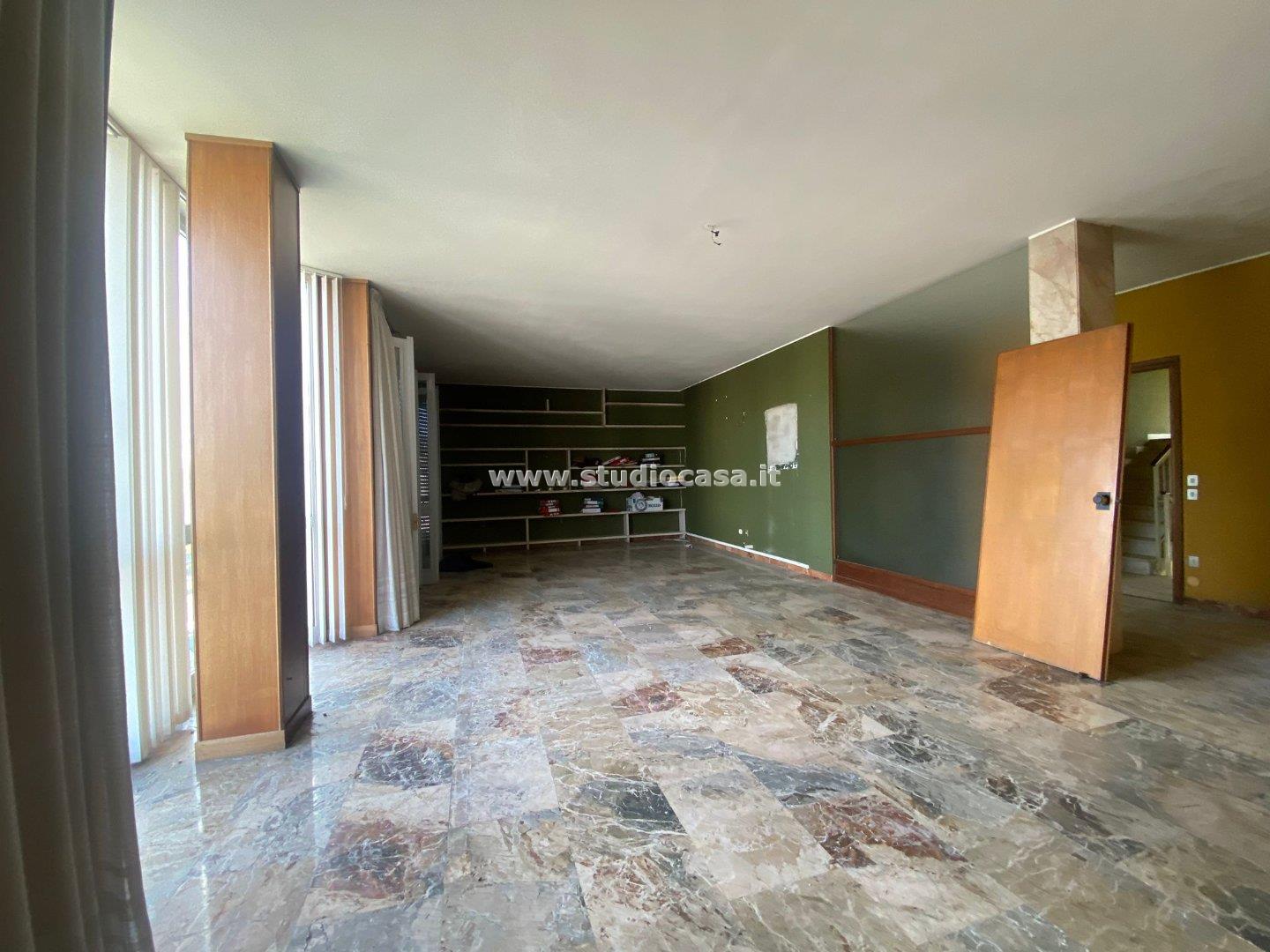 Villa Plurifamiliare in vendita a Caravaggio