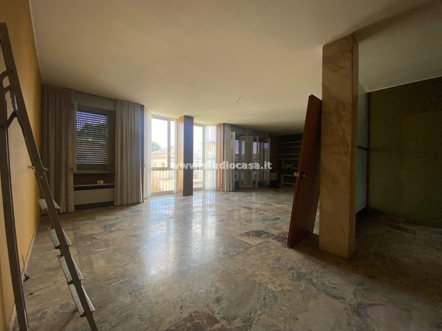 Villa Plurifamiliare in vendita a Caravaggio