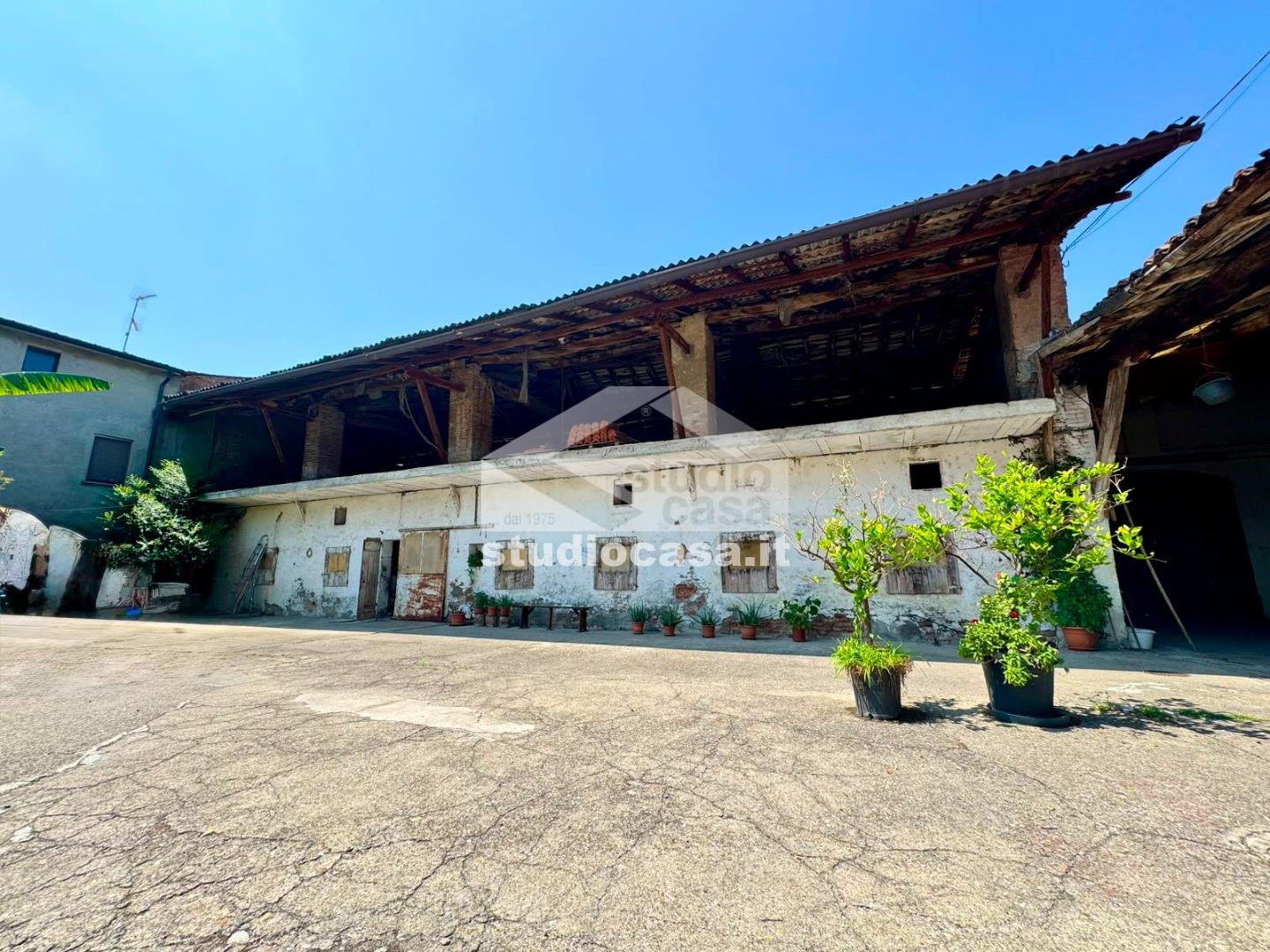 Casa Rustica in vendita a Misano di Gera d