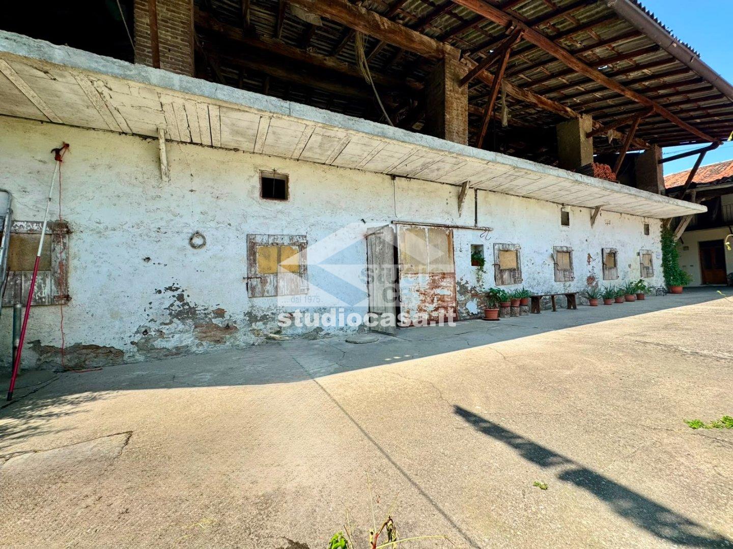 Casa Rustica in vendita a Misano di Gera d