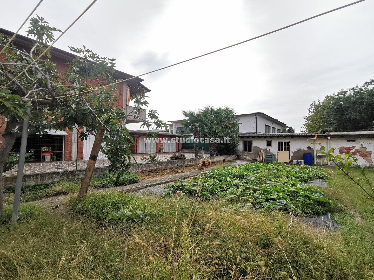 Appartamento in Villa in vendita a Brignano Gera d