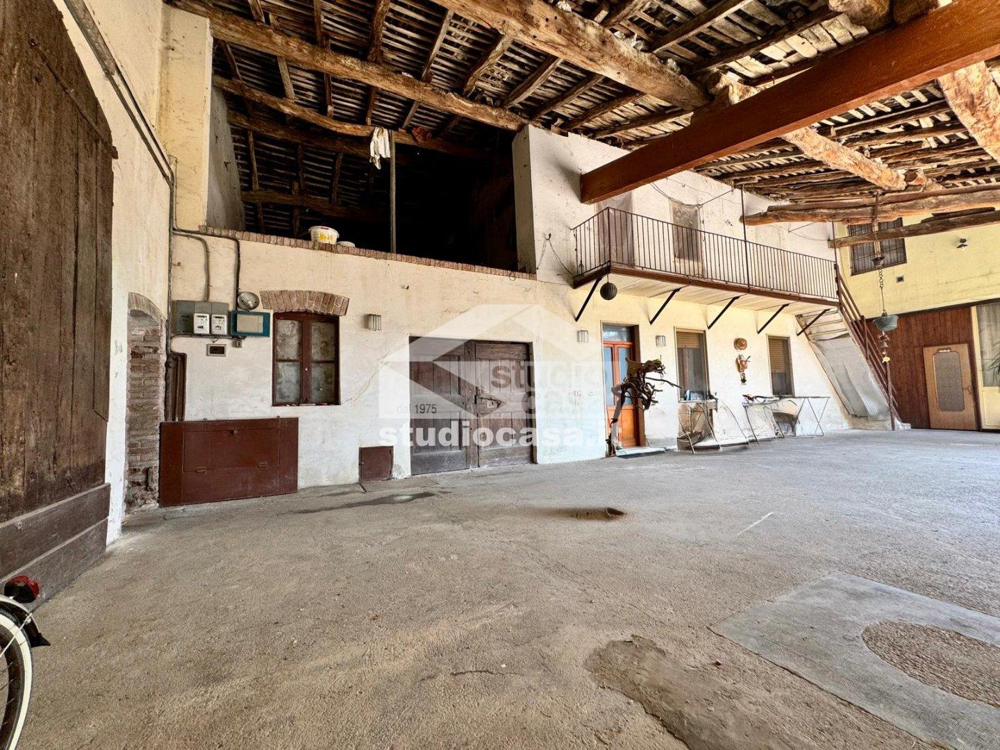 Casa Rustica in vendita a Misano di Gera d