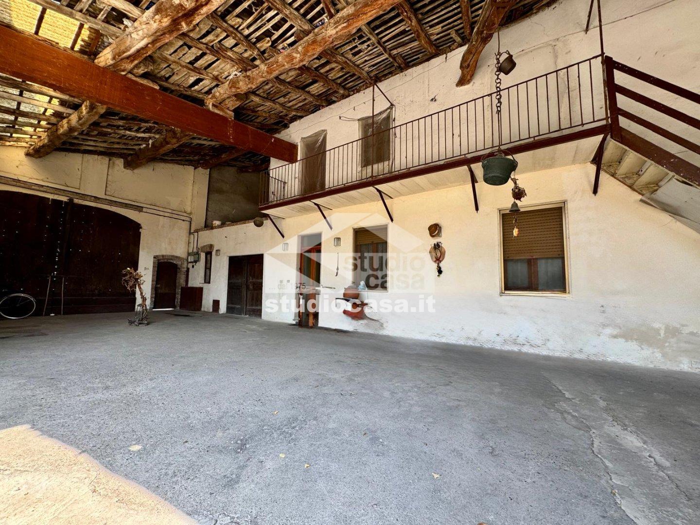 Casa Rustica in vendita a Misano di Gera d