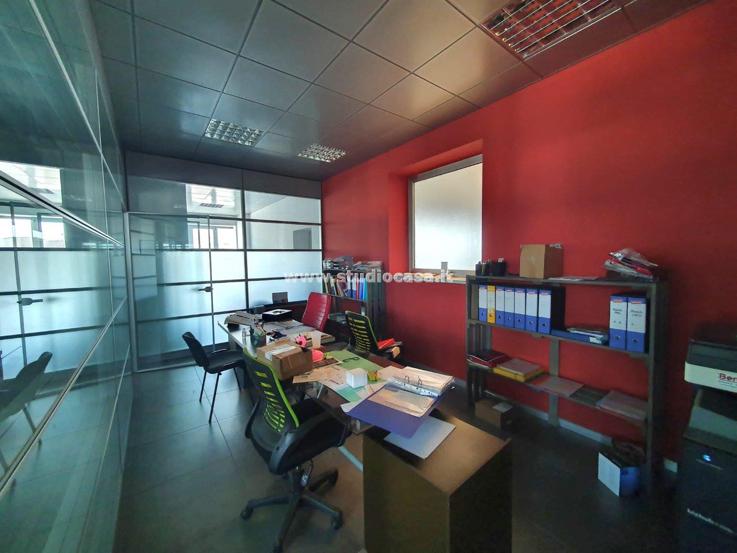 Ufficio in affitto a Misano di Gera d