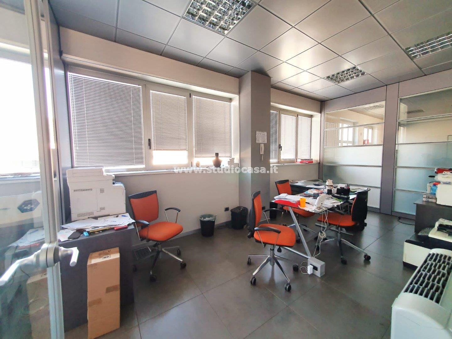 Ufficio in affitto a Misano di Gera d
