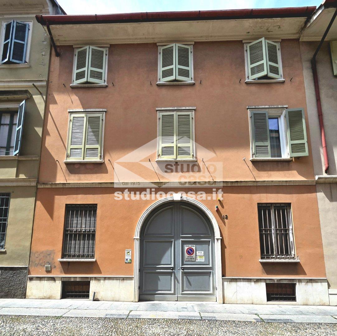 Box / Autorimessa in affitto a Cremona