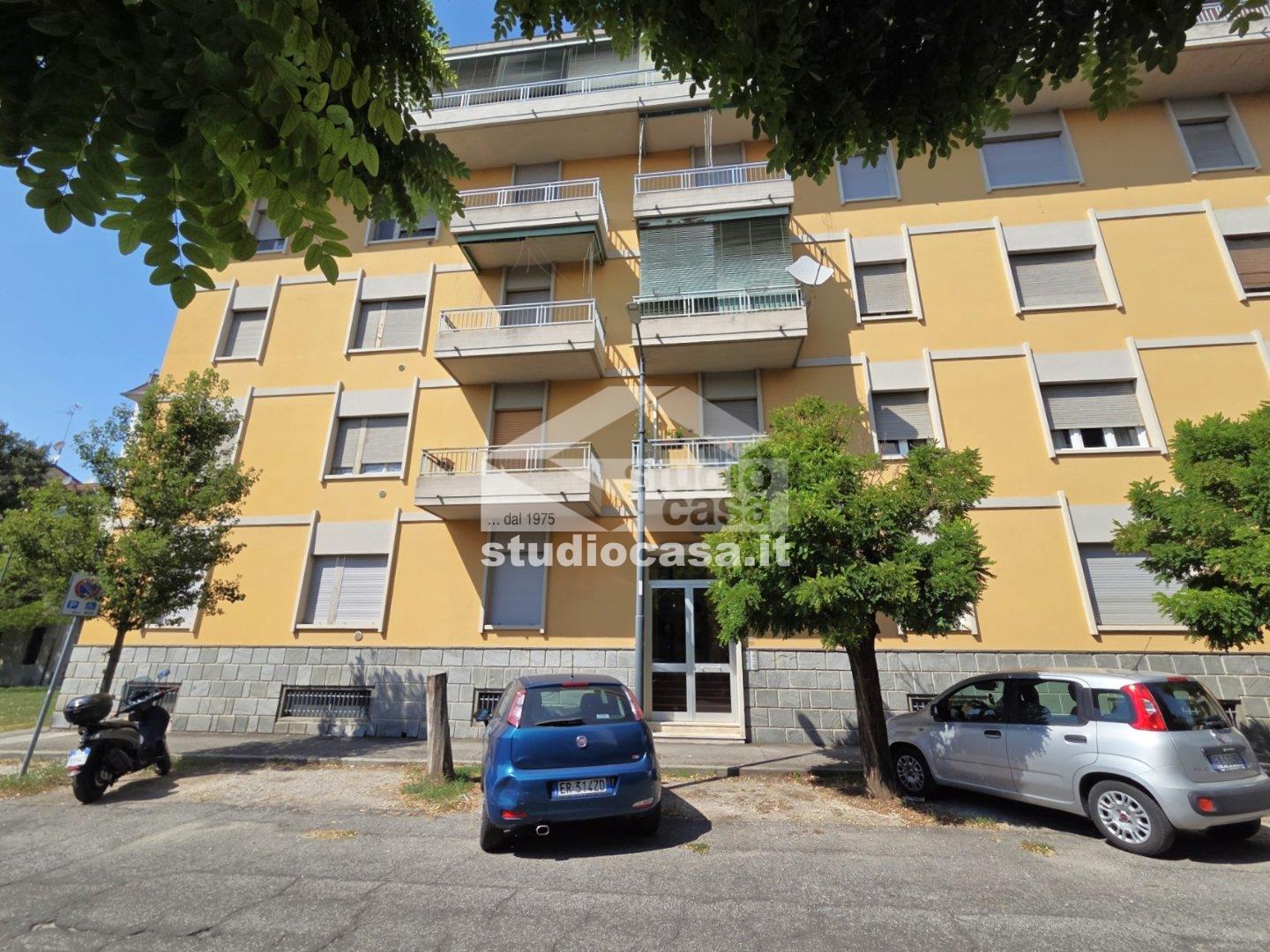 Stanza in Appartamento in affitto a Cremona