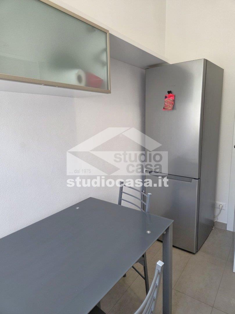 Stanza in Appartamento in affitto a Cremona