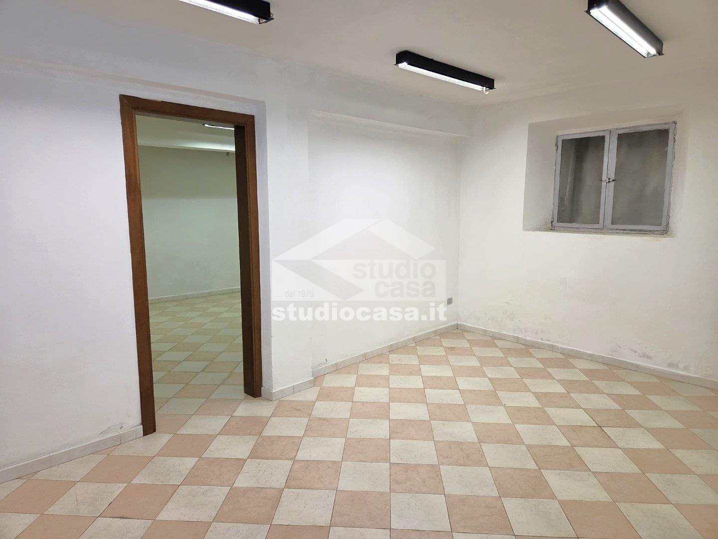 Negozio in vendita a Cremona