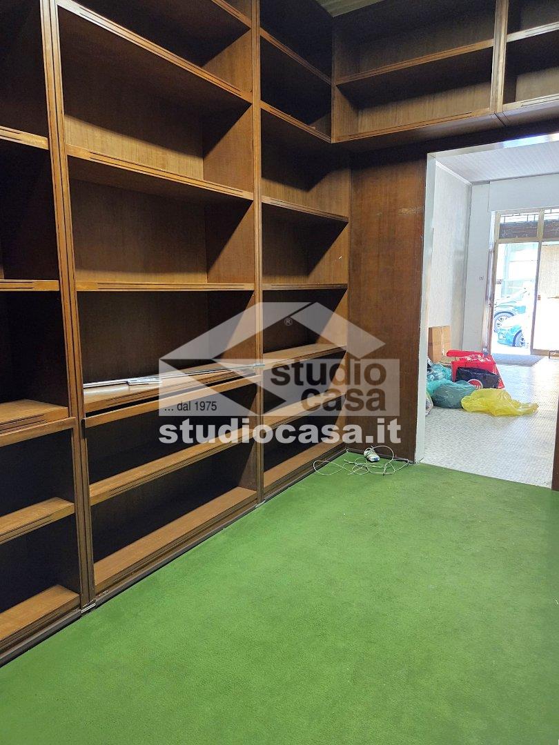 Negozio in vendita a Cremona