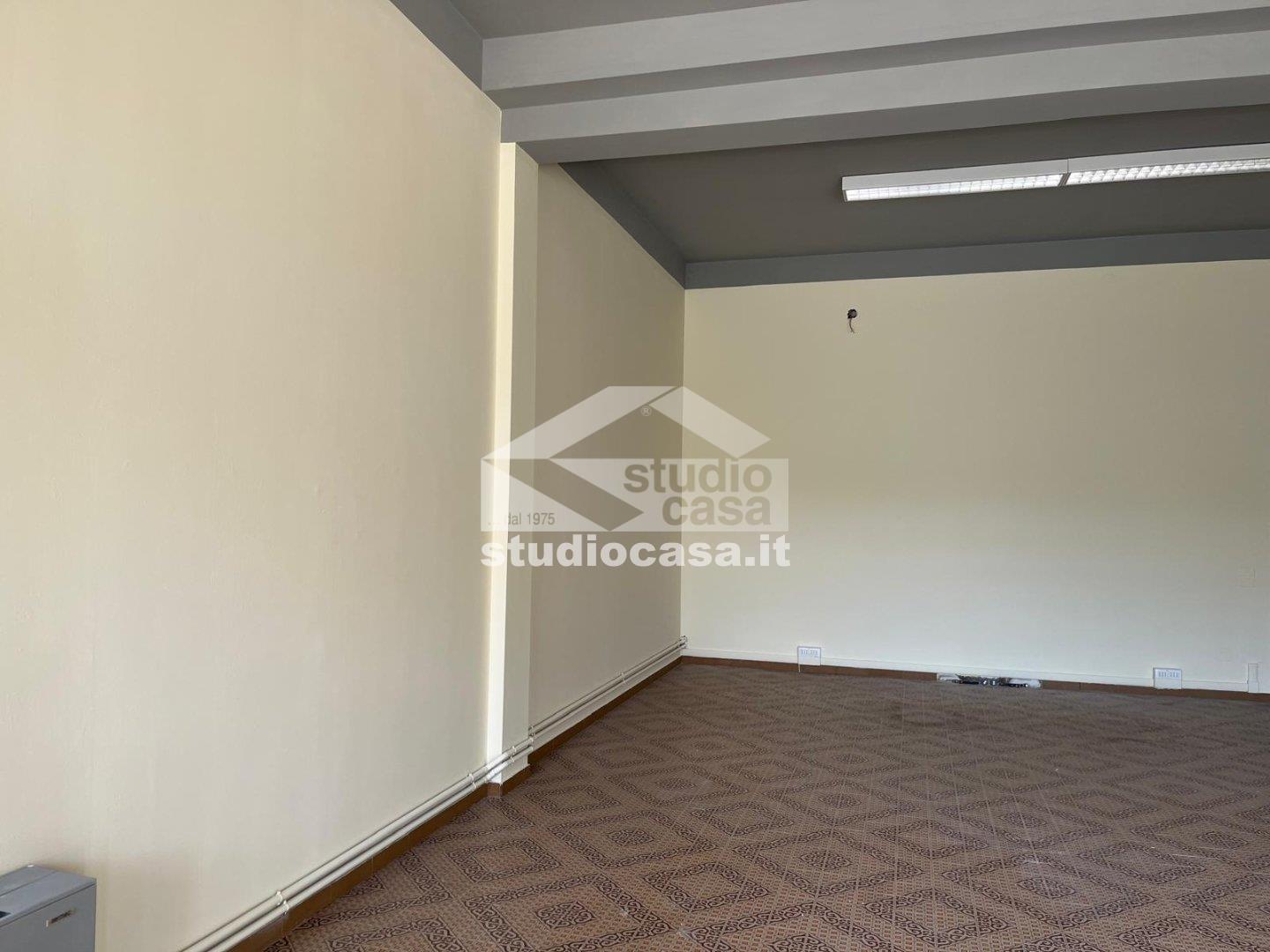 Ufficio in affitto a Castelverde
