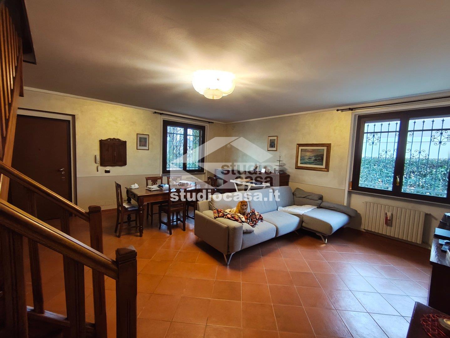 Villa Bifamiliare in vendita a Cappella Cantone