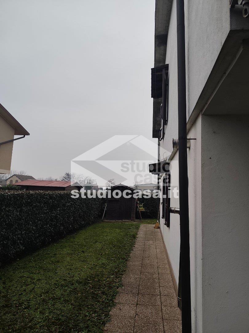 Villa Bifamiliare in vendita a Cappella Cantone