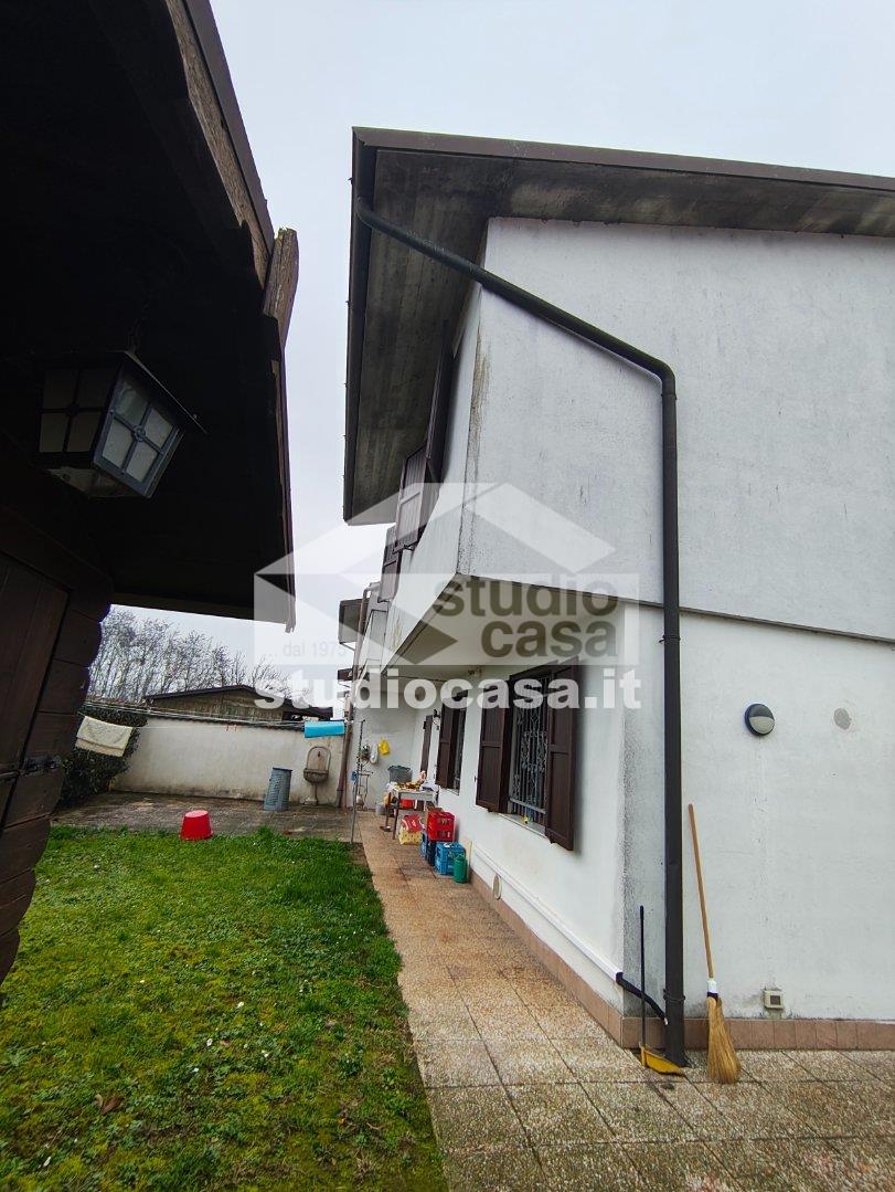 Villa Bifamiliare in vendita a Cappella Cantone