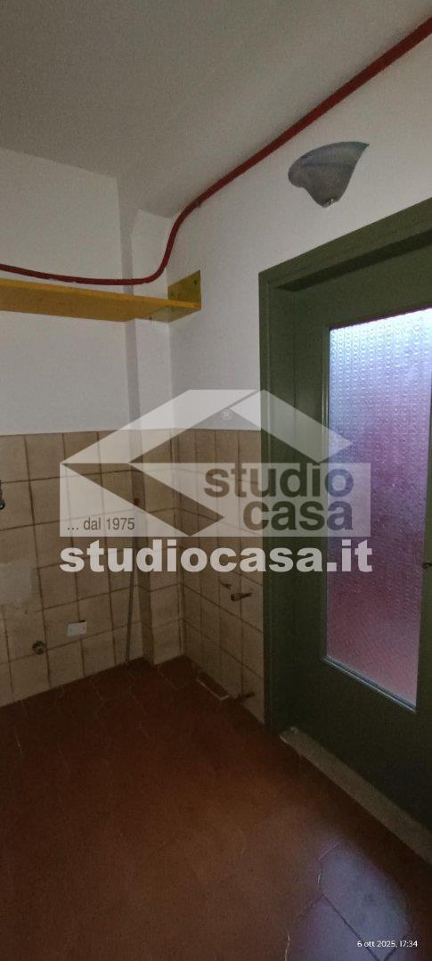 Negozio in affitto a Castelleone