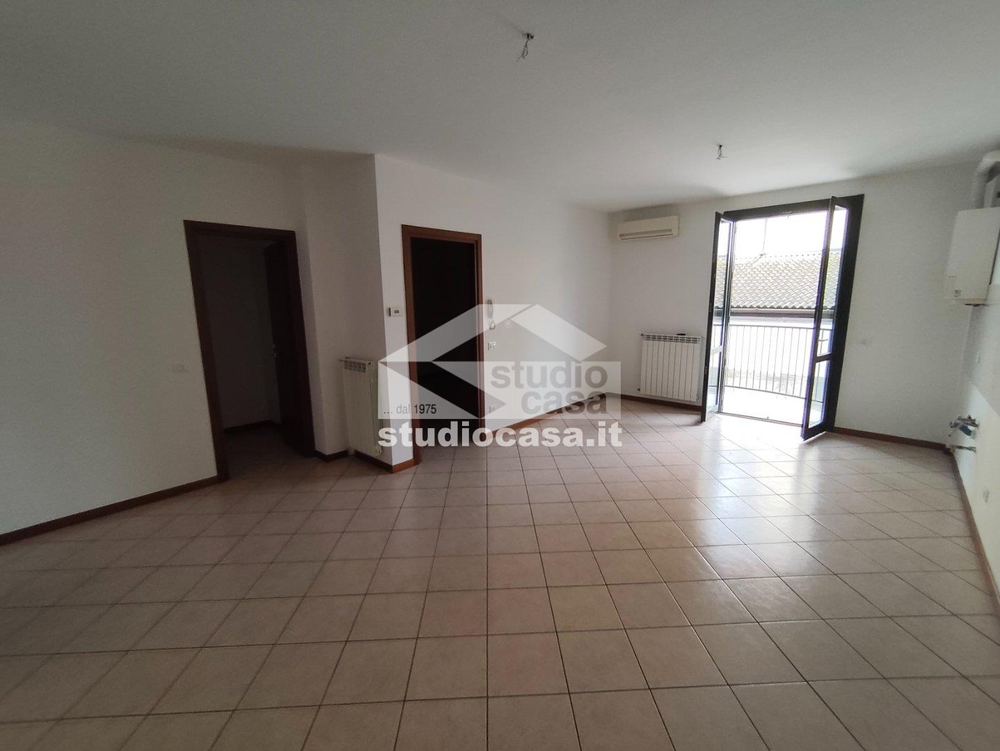 Appartamento in affitto a Castelleone