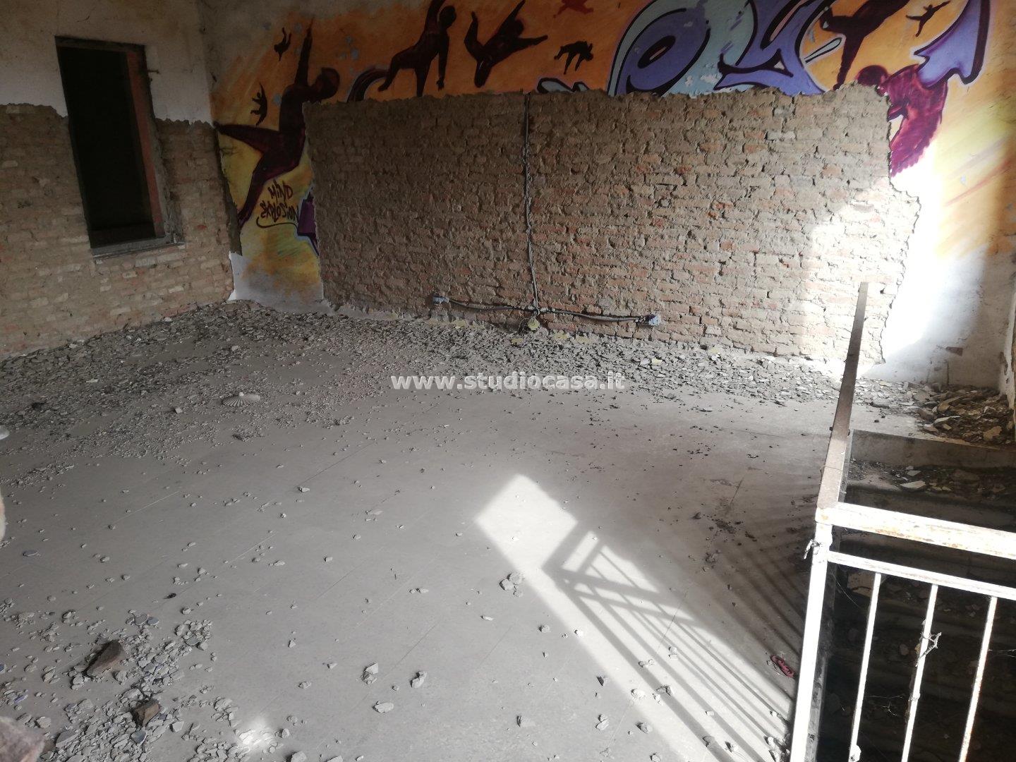 Cascina in vendita a Castelleone