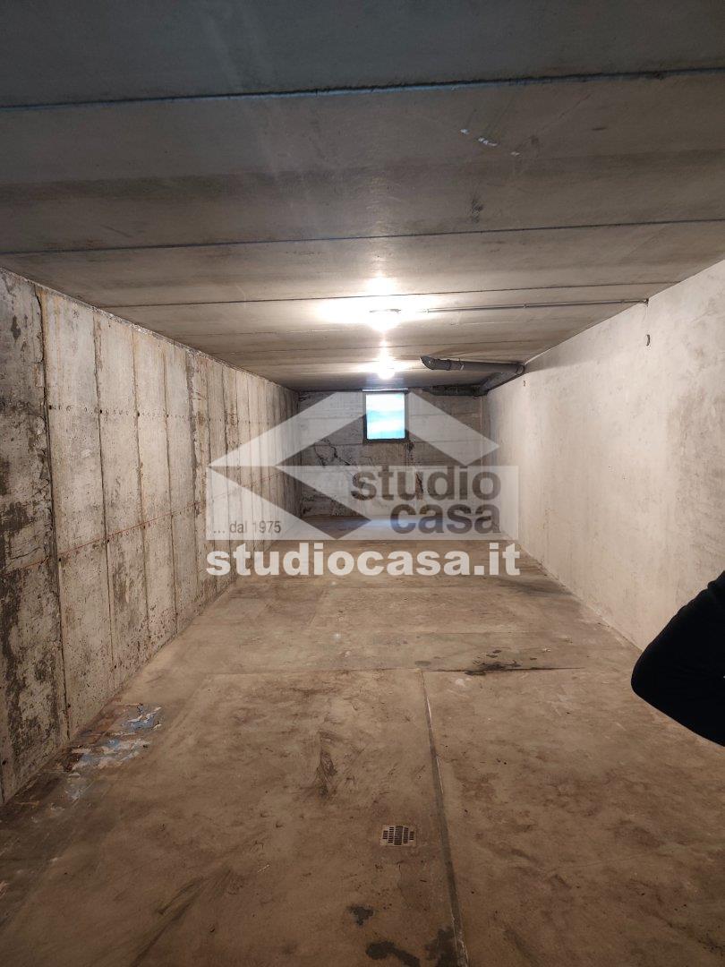 Magazzino in vendita a Castelleone