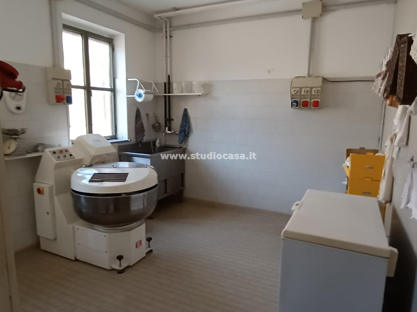 Laboratorio in vendita a San Bassano