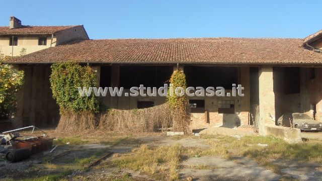 Cascina in vendita a Castelleone