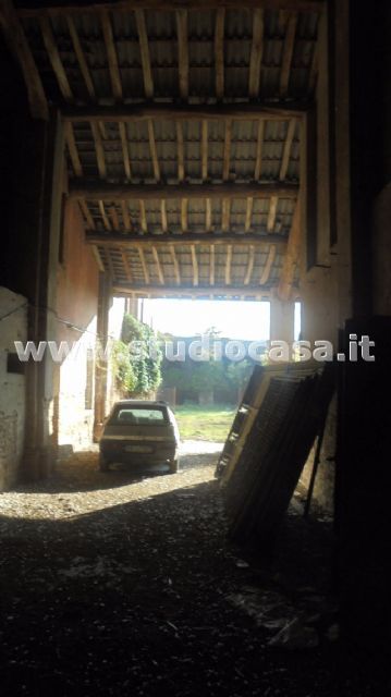 Cascina in vendita a Castelleone