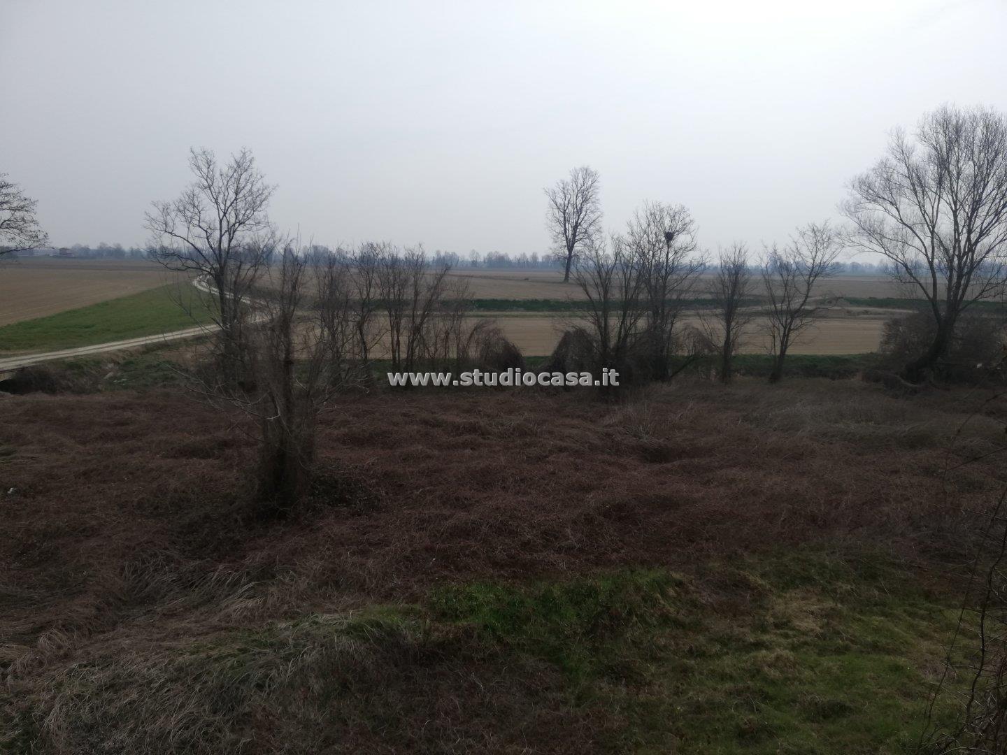 Cascina in vendita a Castelleone