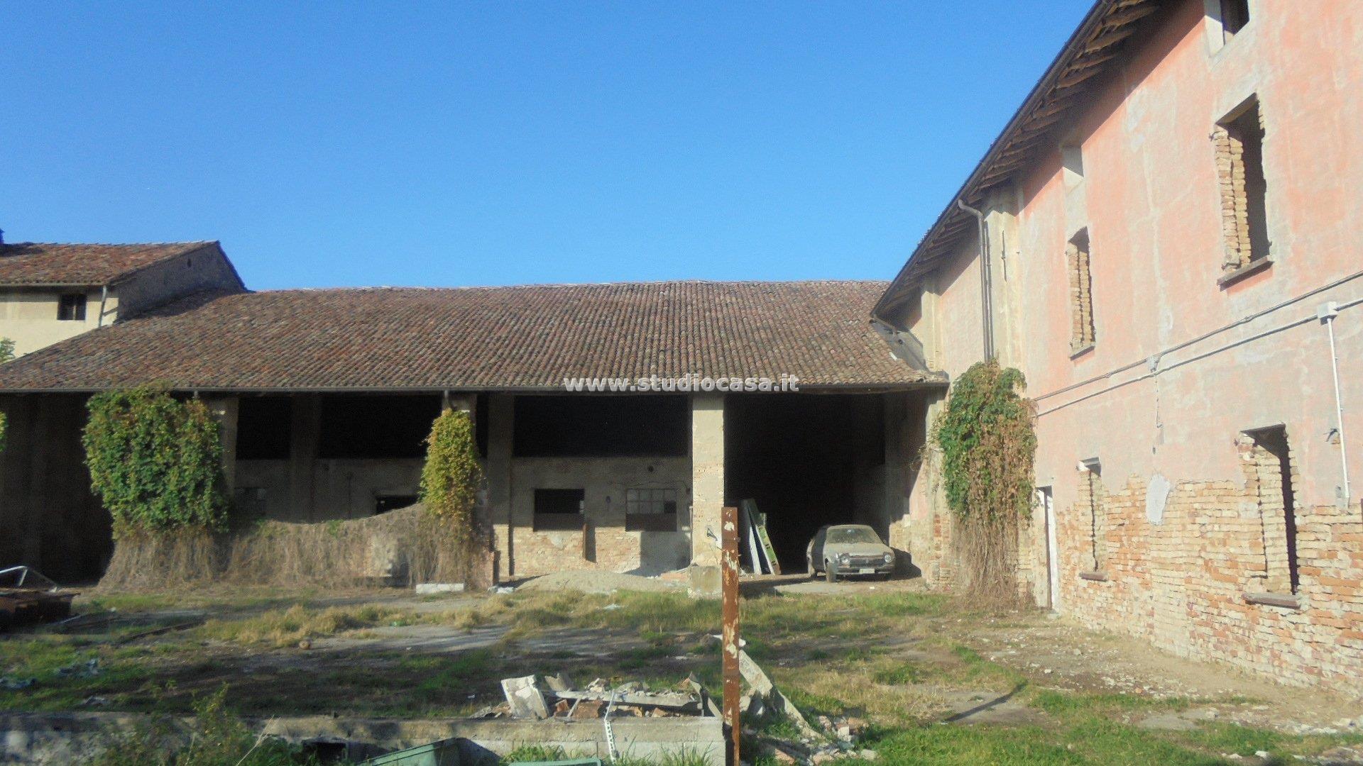 Cascina in vendita a Castelleone