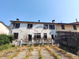 Cascina in vendita a Formigara