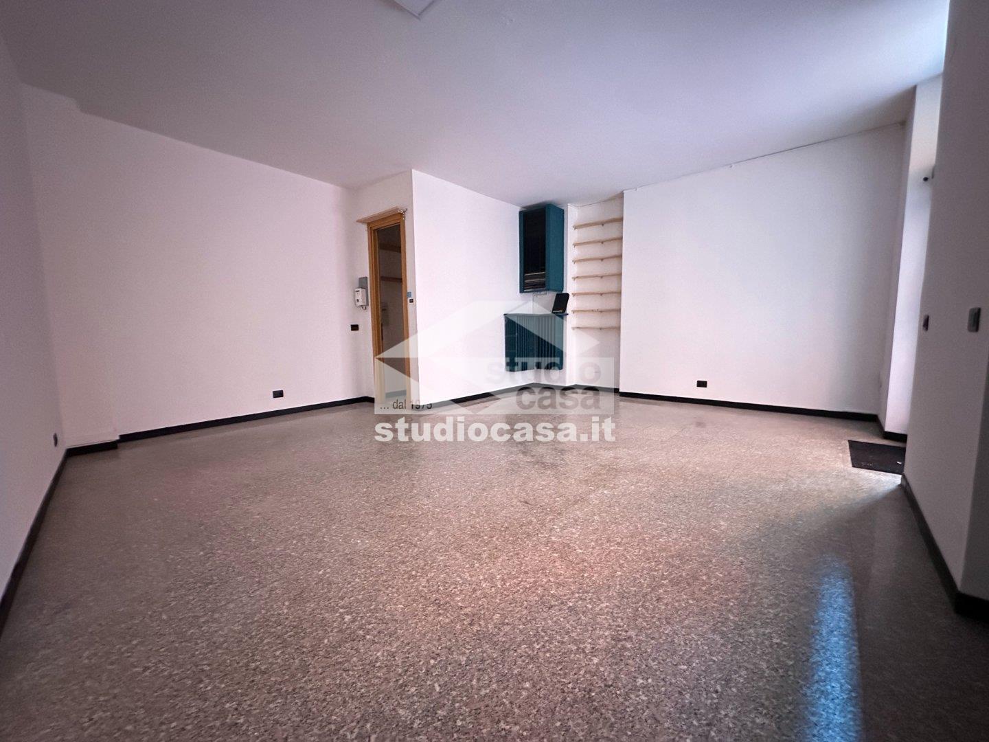 Negozio in vendita a Crema